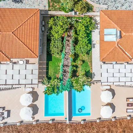Ponti Villa