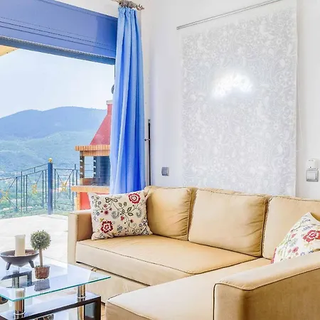 Ponti Villa *